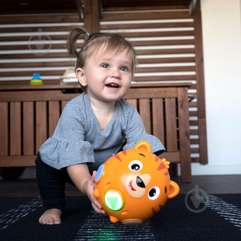 Игрушка музыкальная Baby Einstein Tinker's Crawl Along Songs 12024 - фото 7