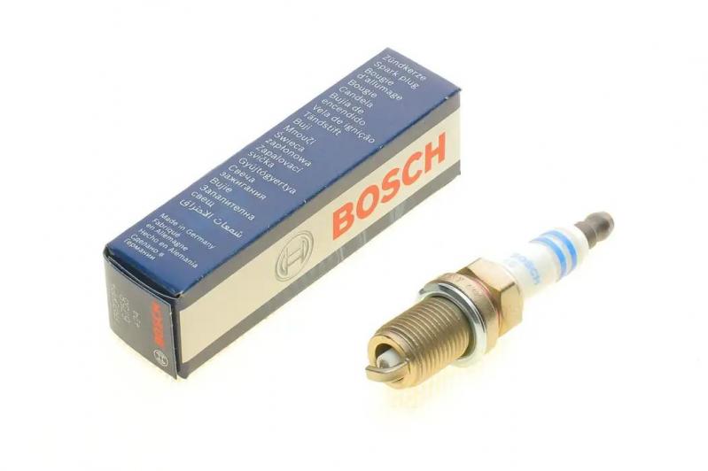 Свечка зажигания 0242235743 BOSCH