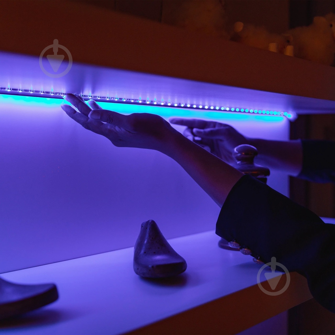 Лента светодиодная Twinkly TWL100ADP-W - фото 3 Лента светодиодная Twinkly TWL100ADP-W - фото 3