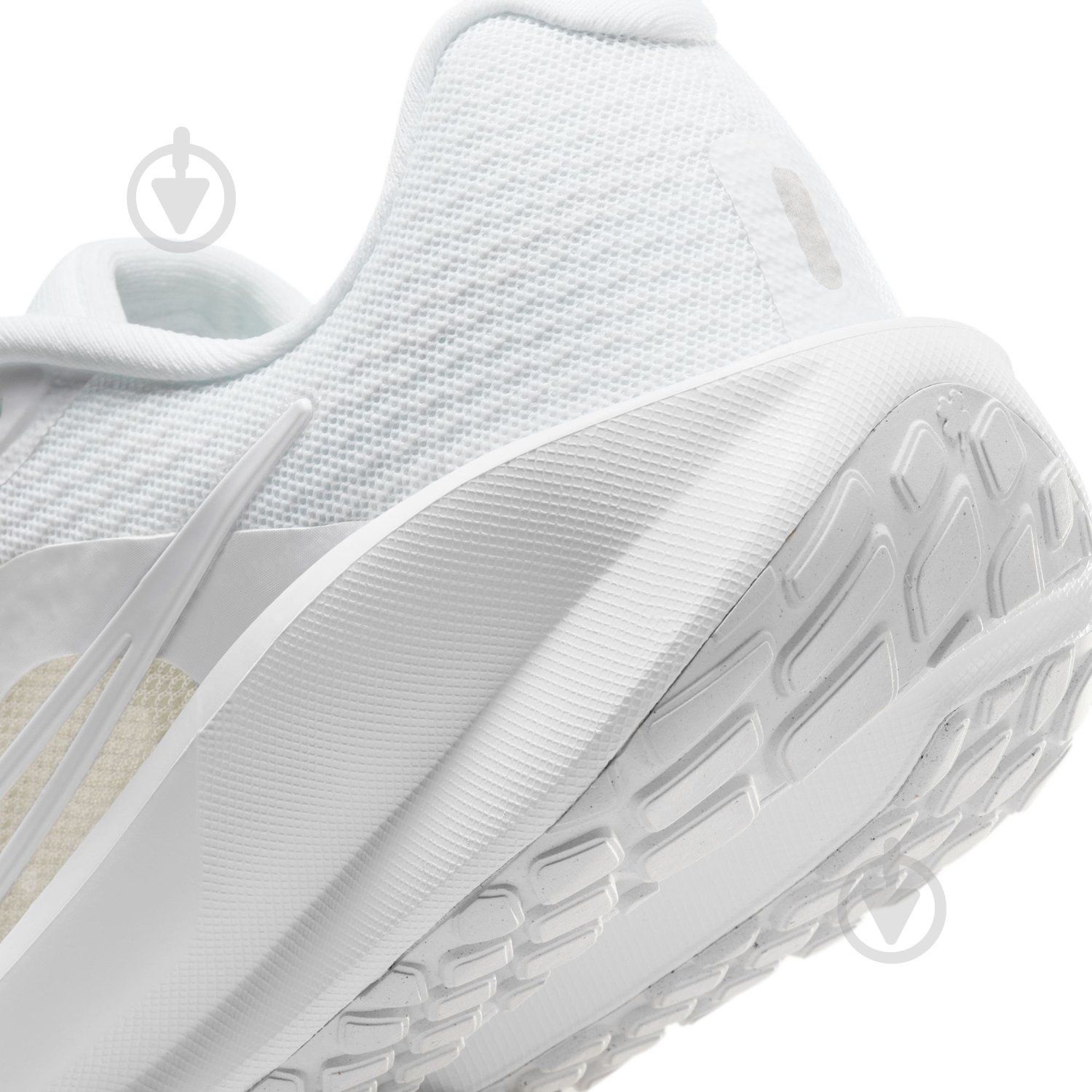 Кросівки жіночі Nike W DOWNSHIFTER 13 FD6476-101 р.39 білі - фото 9 Кросівки жіночі Nike W DOWNSHIFTER 13 FD6476-101 р.39 білі - фото 9