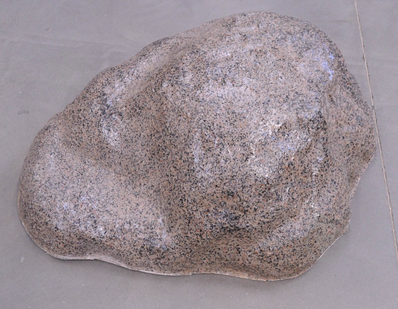 УЦІНКА! Кришка декоративна Eco Stone для люка Валун річковий (УЦ №124) - фото 4 УЦІНКА! Кришка декоративна Eco Stone для люка Валун річковий (УЦ №124) - фото 4