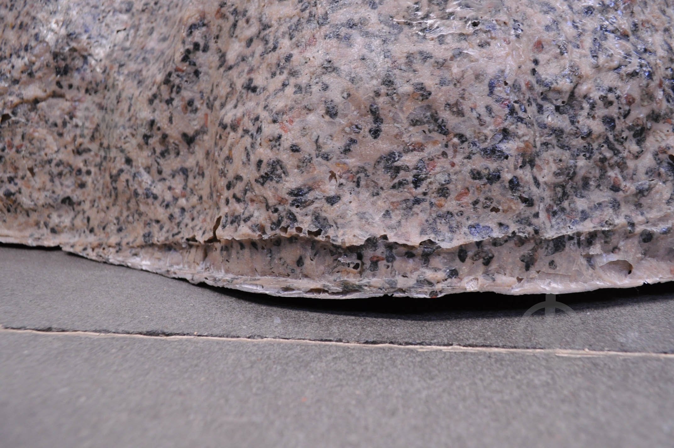 УЦІНКА! Кришка декоративна Eco Stone для люка Валун річковий (УЦ №124) - фото 5 УЦІНКА! Кришка декоративна Eco Stone для люка Валун річковий (УЦ №124) - фото 5