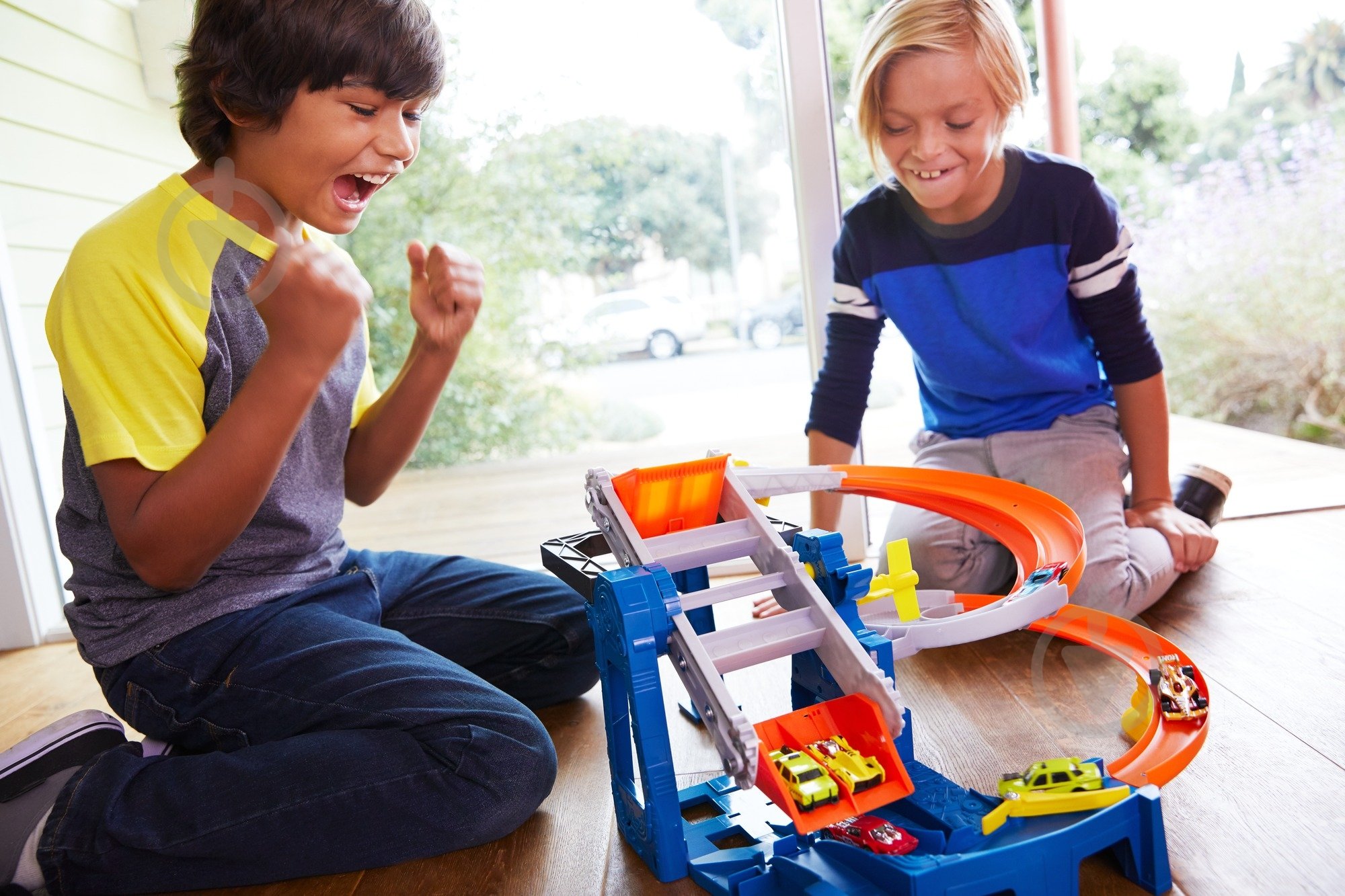 Трек Hot Wheels City FDF28 - фото 4 Трек Hot Wheels City FDF28 - фото 4