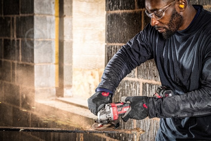 Болгарка (кутова шліфмашина) SKIL 3930 CB XP - фото 4 Болгарка (кутова шліфмашина) SKIL 3930 CB XP - фото 4