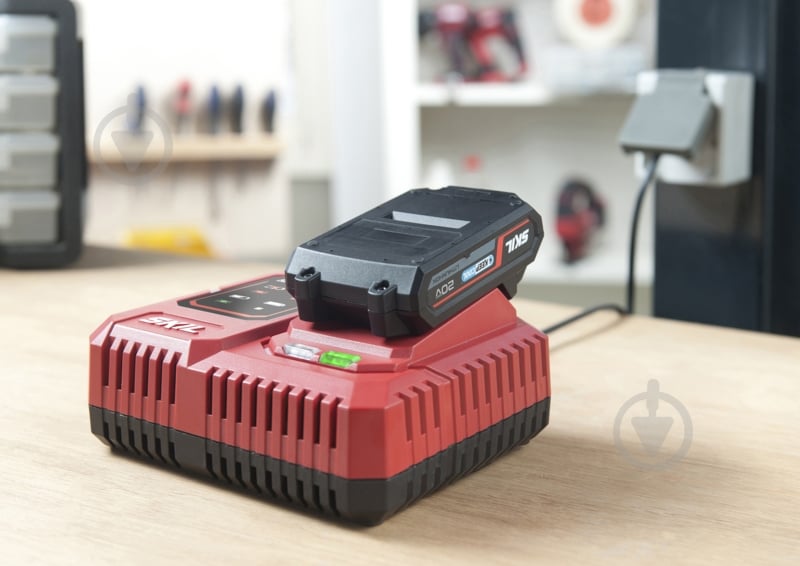 Зарядний пристрій SKIL CR1E3123 AA - фото 2 Зарядний пристрій SKIL CR1E3123 AA - фото 2