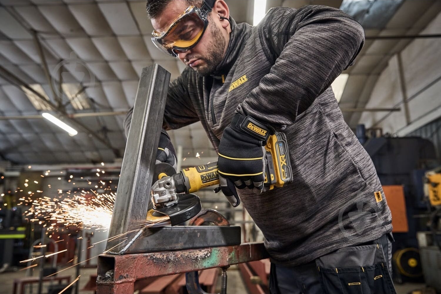Болгарка (угловая шлифмашина) DeWalt DCG404NT - фото 7