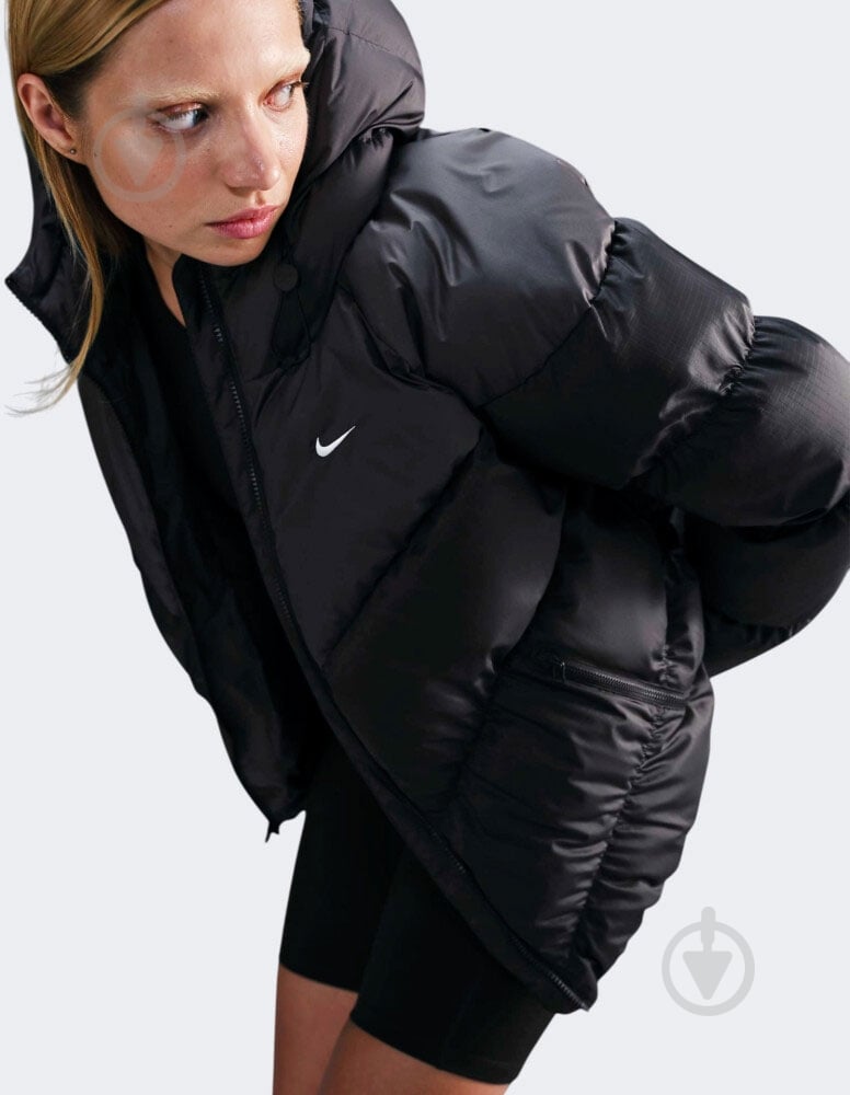 Куртка женская зимняя Nike NSSF SYNFL NK WPFR HF7865-010 р.L черная - фото 3 Куртка женская зимняя Nike NSSF SYNFL NK WPFR HF7865-010 р.L черная - фото 3