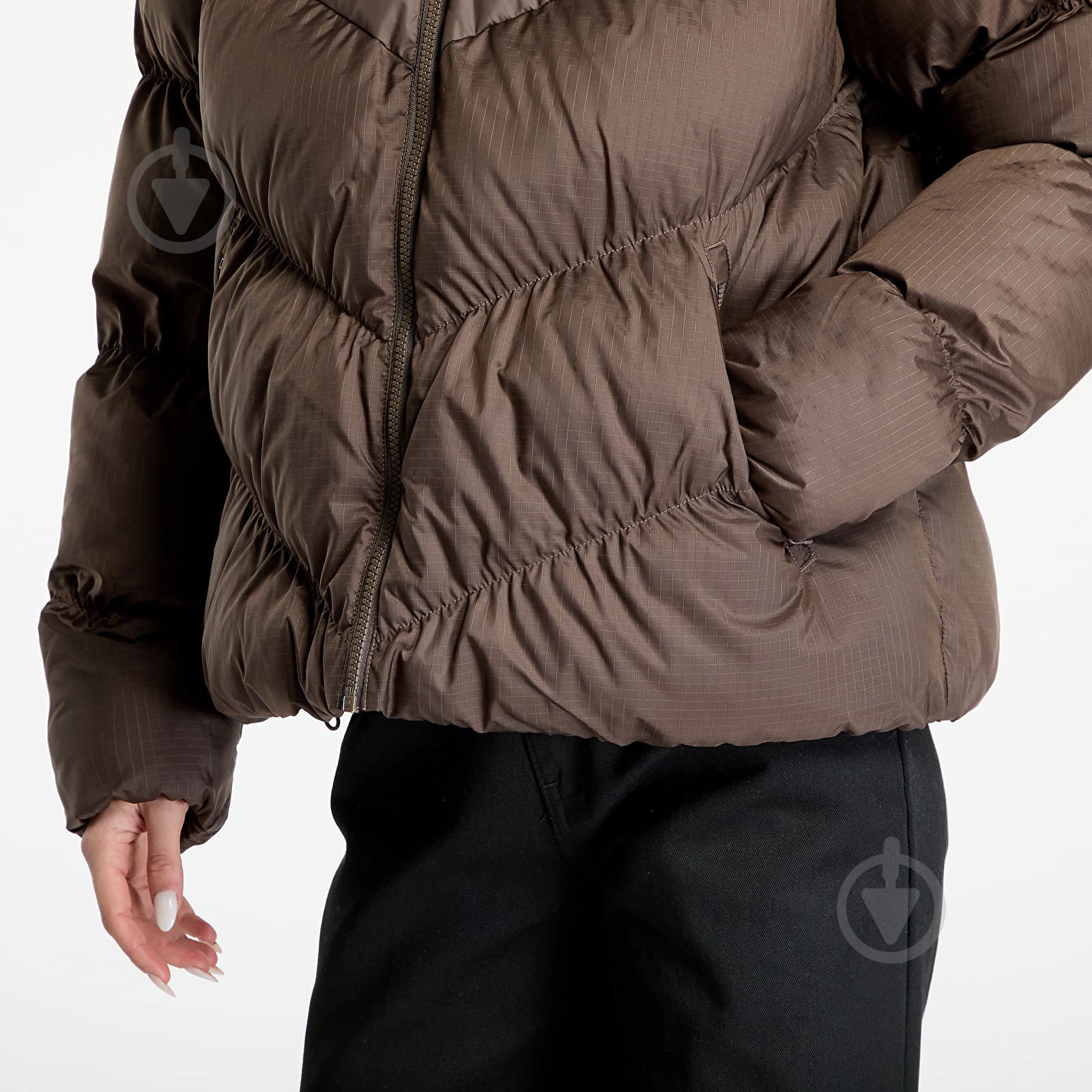 Куртка жіноча зимова Nike NSSF SYNFL NK WPFR HF7865-004 р.XS коричнева - фото 2 Куртка жіноча зимова Nike NSSF SYNFL NK WPFR HF7865-004 р.XS коричнева - фото 2