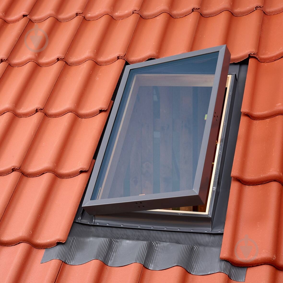 Люк-вылаз VELUX 85x85 VLT 033 1000 - фото 2 Люк-вылаз VELUX 85x85 VLT 033 1000 - фото 2