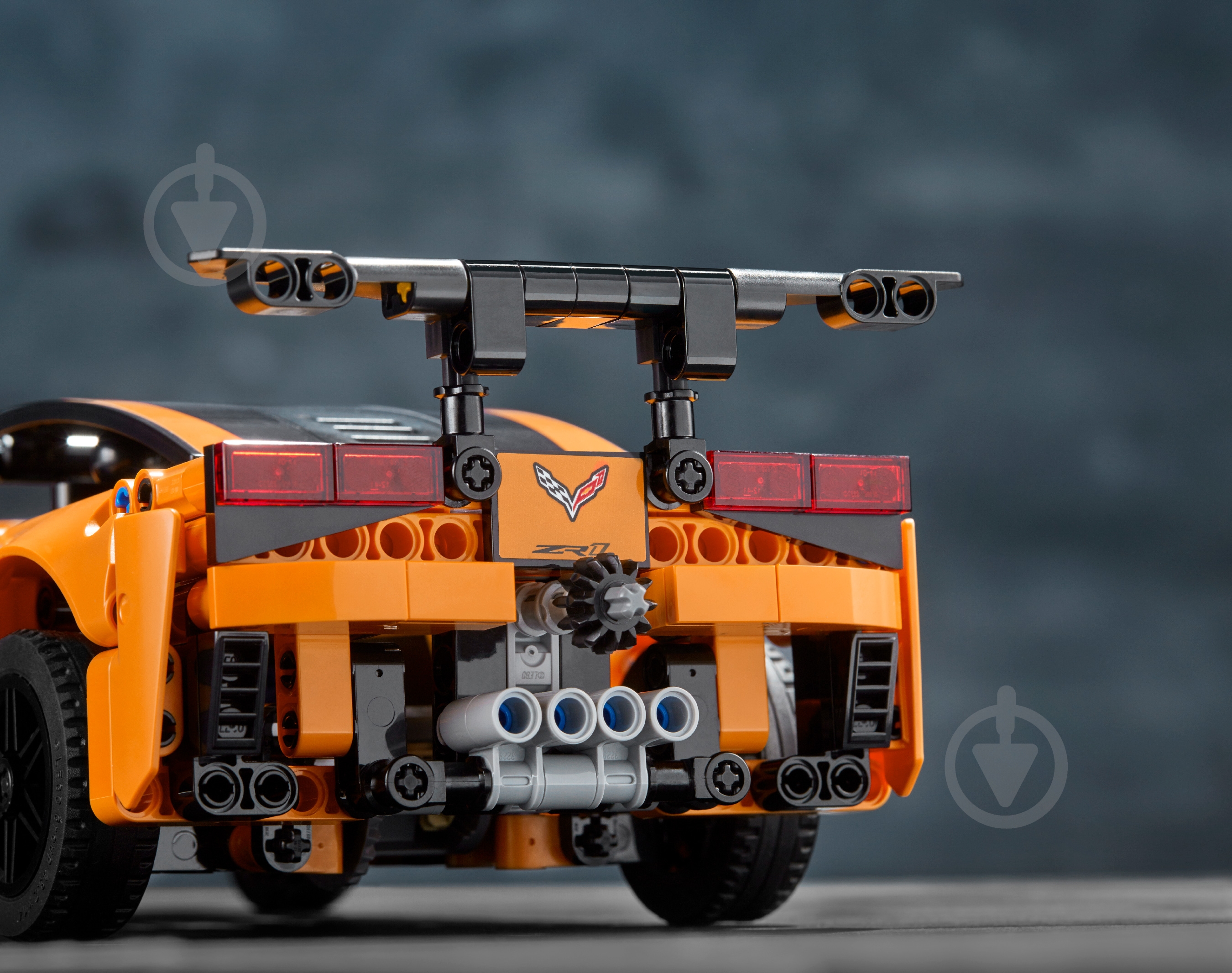 Конструктор LEGO Technic Chevrolet Corvette ZR1 42093 - фото 20