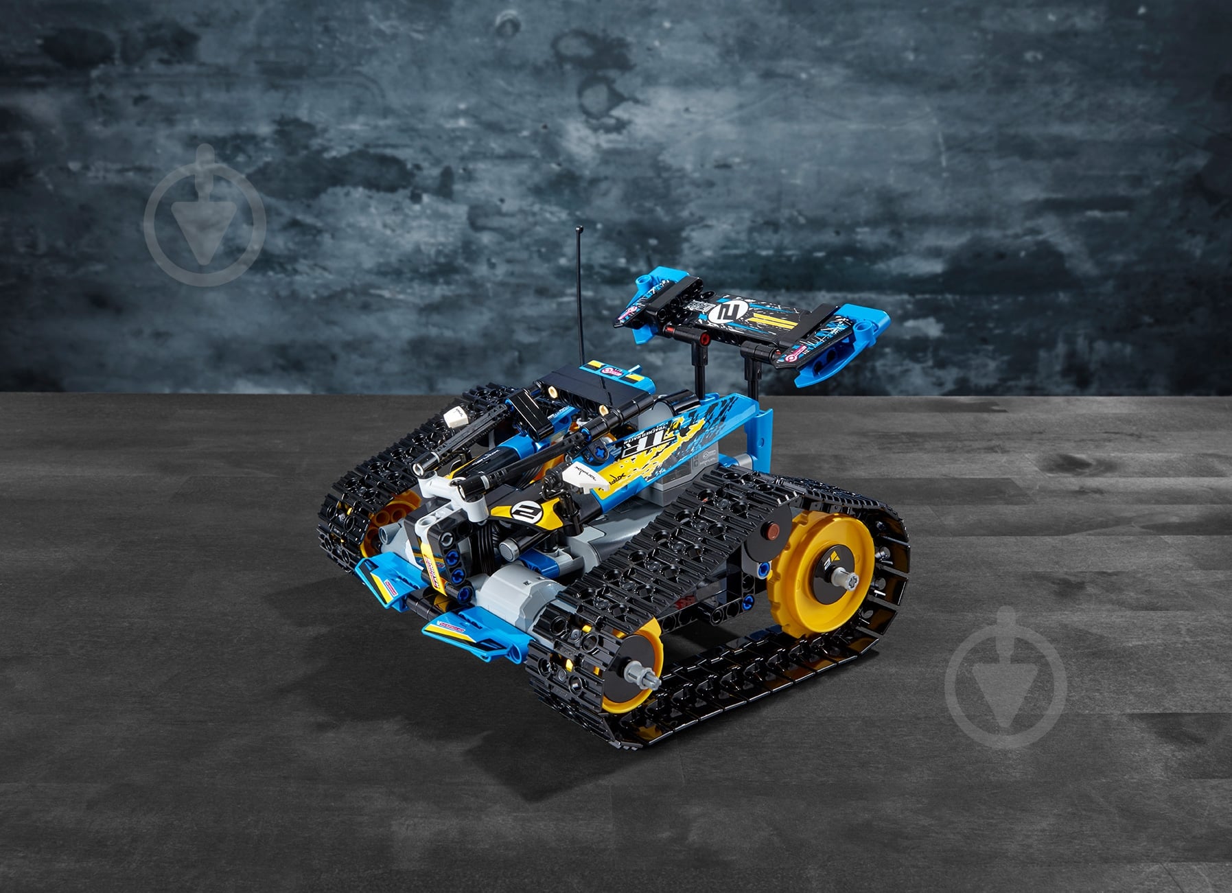 Конструктор LEGO Technic Каскадерский гоночный автомобиль на радиоуправлении 42095 - фото 32