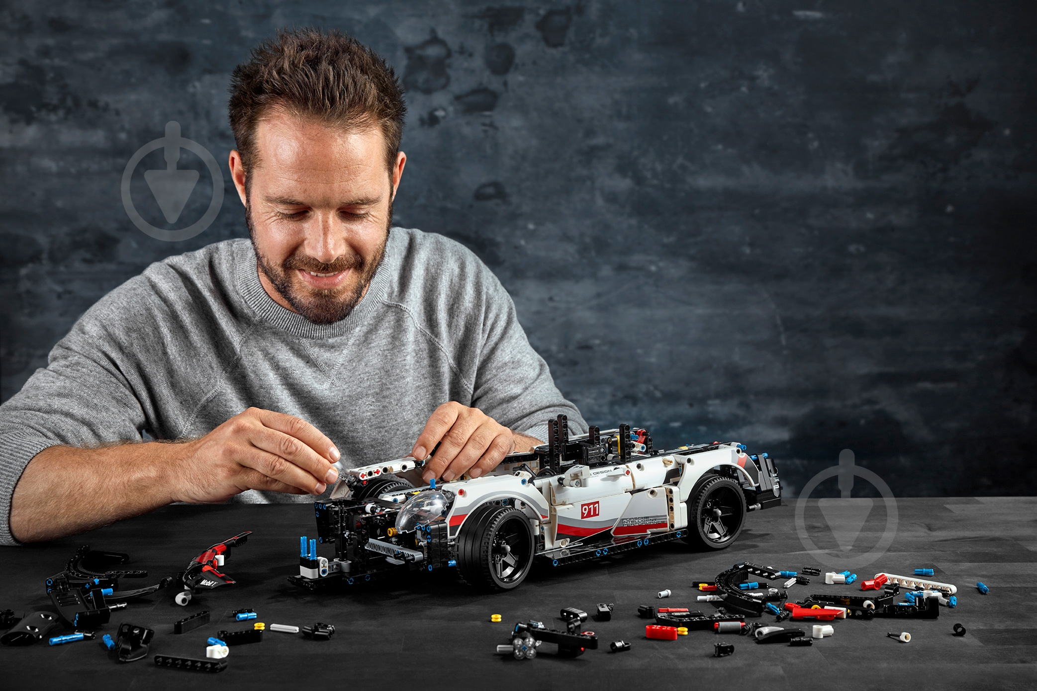 Конструктор LEGO Technic Porsche 911 RSR 42096 - фото 29 Конструктор LEGO Technic Porsche 911 RSR 42096 - фото 29