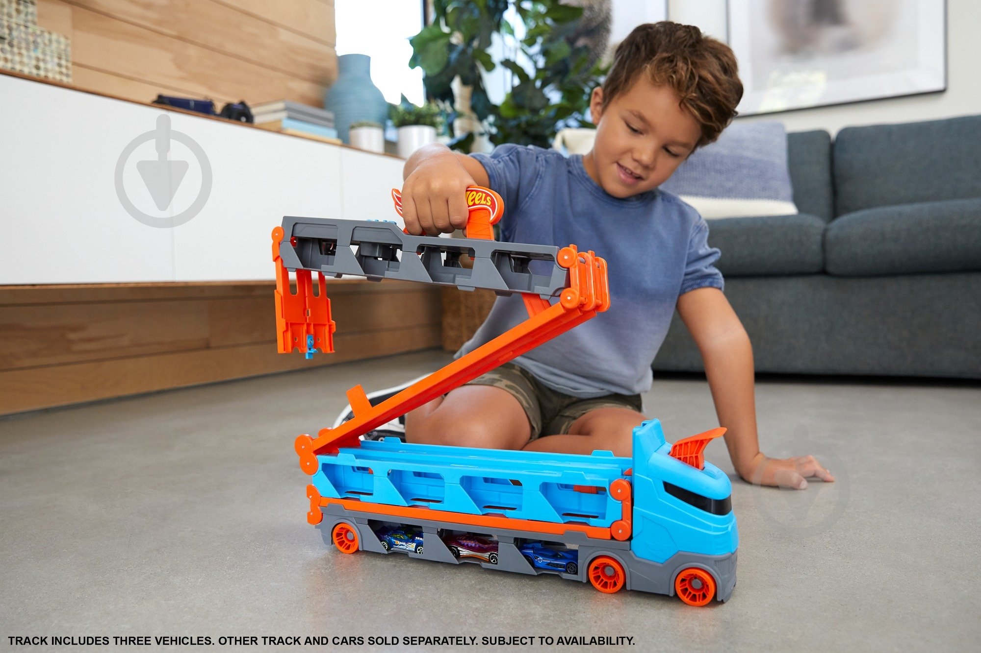 Вантажівка-транспортер Hot Wheels Суперперегони GVG37 - фото 3
