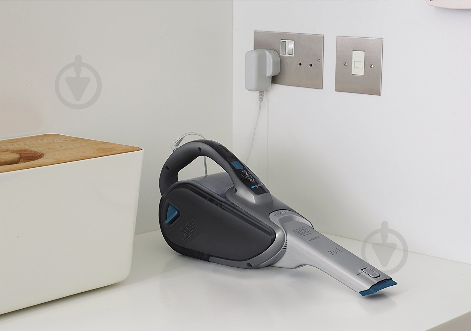 Пилосос акумуляторний Black&Decker FEJ520JF - фото 3 Пилосос акумуляторний Black&Decker FEJ520JF - фото 3