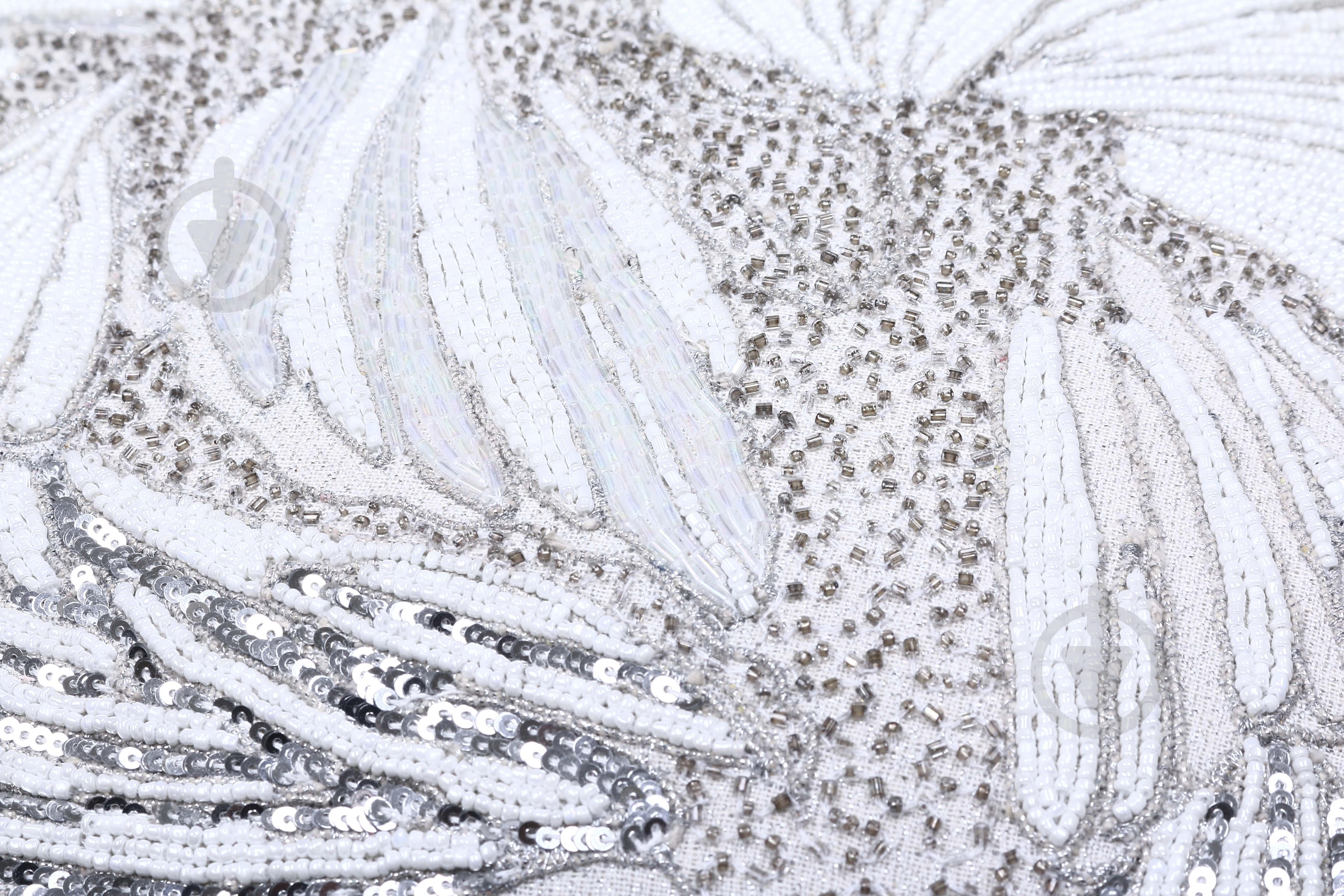 Наволочка декоративная Lurex LineLurex Line с ручной вышивкой 45x45 см серебряный PANACHE - фото 2 Наволочка декоративная Lurex LineLurex Line с ручной вышивкой 45x45 см серебряный PANACHE - фото 2