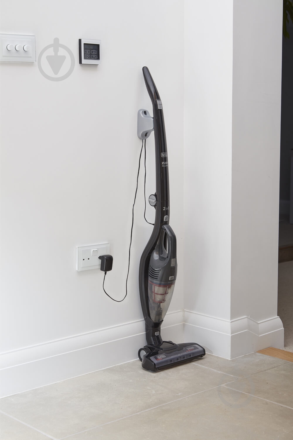 Пылесос аккумуляторный Black+Decker SVB620JW - фото 4