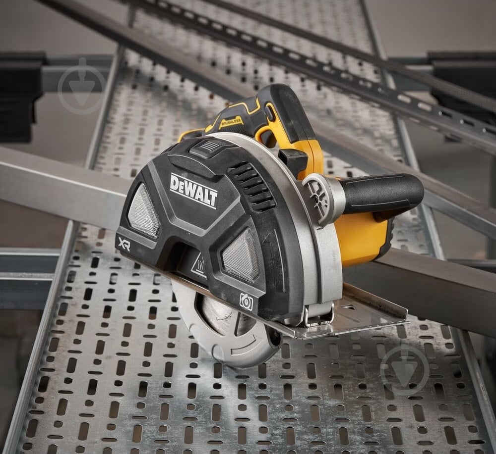 Пила дисковая DeWalt DCS383N - фото 7 Пила дисковая DeWalt DCS383N - фото 7