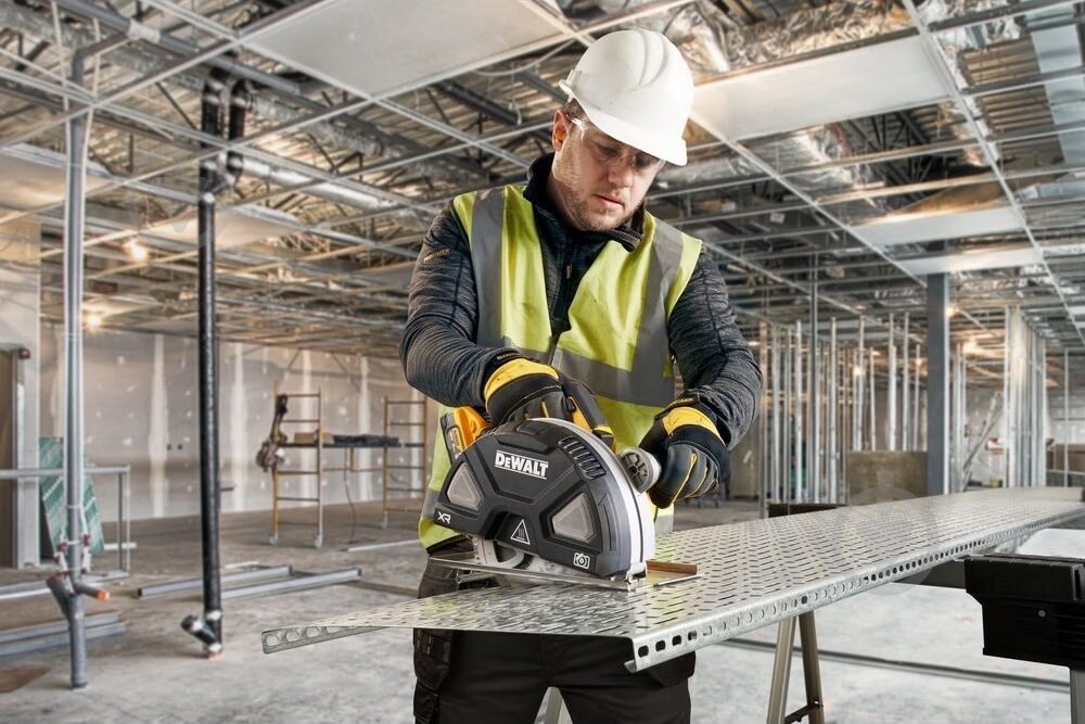 Пилка дискова DeWalt DCS383H2 - фото 10 Пилка дискова DeWalt DCS383H2 - фото 10