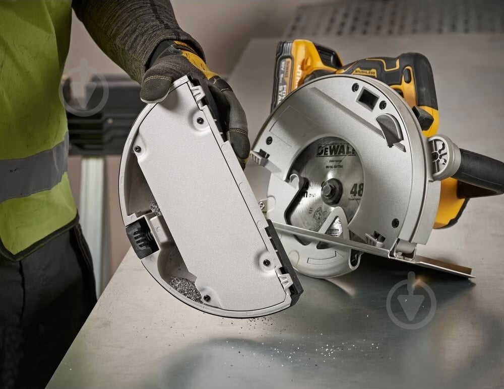 Пилка дискова DeWalt DCS383H2 - фото 9 Пилка дискова DeWalt DCS383H2 - фото 9