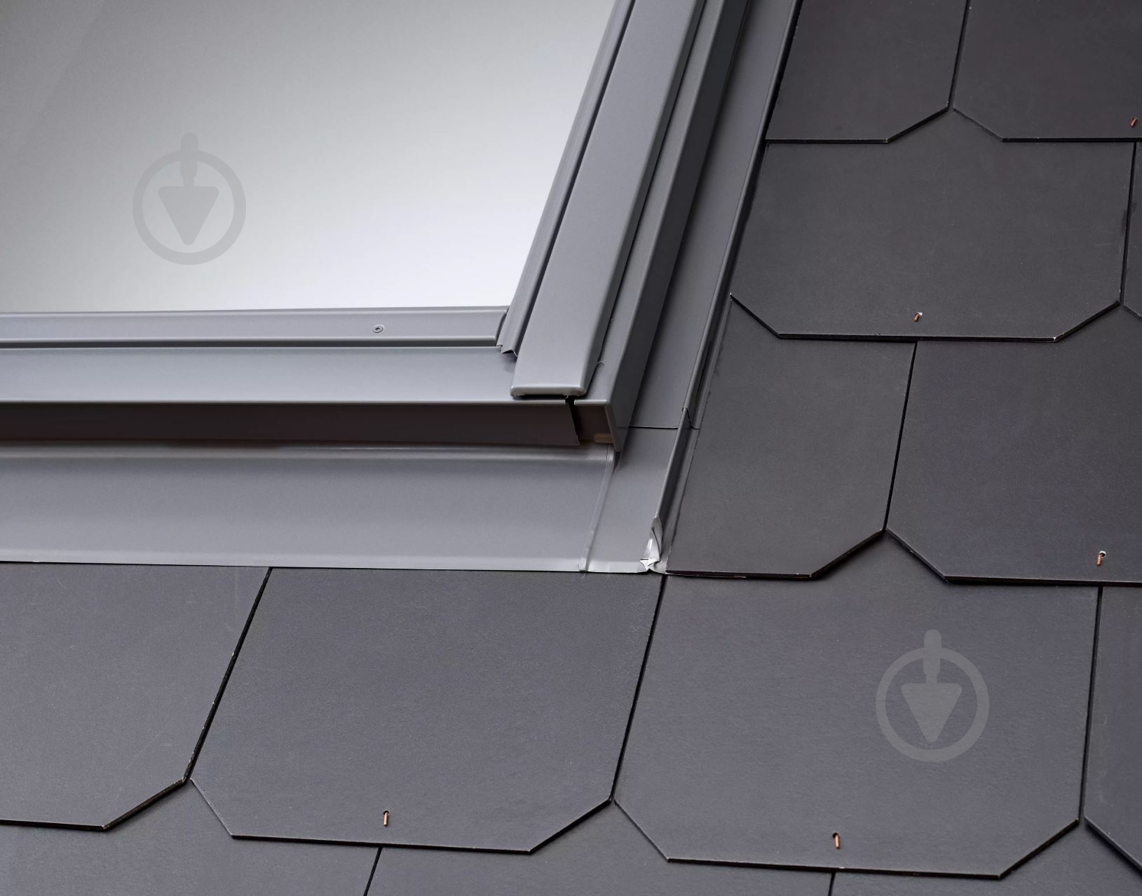 Комір для плоского покрівельного матеріалу Velux Стандарт 66x98 см EDS FK04 1000 + гідроізоляція - фото 2 Комір для плоского покрівельного матеріалу Velux Стандарт 66x98 см EDS FK04 1000 + гідроізоляція - фото 2