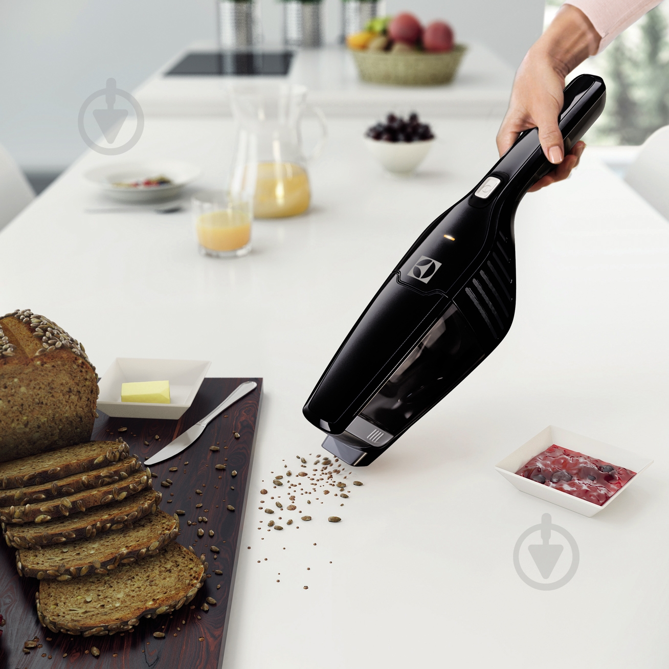 Пылесос Electrolux EERC70EB black - фото 3 Пылесос Electrolux EERC70EB black - фото 3