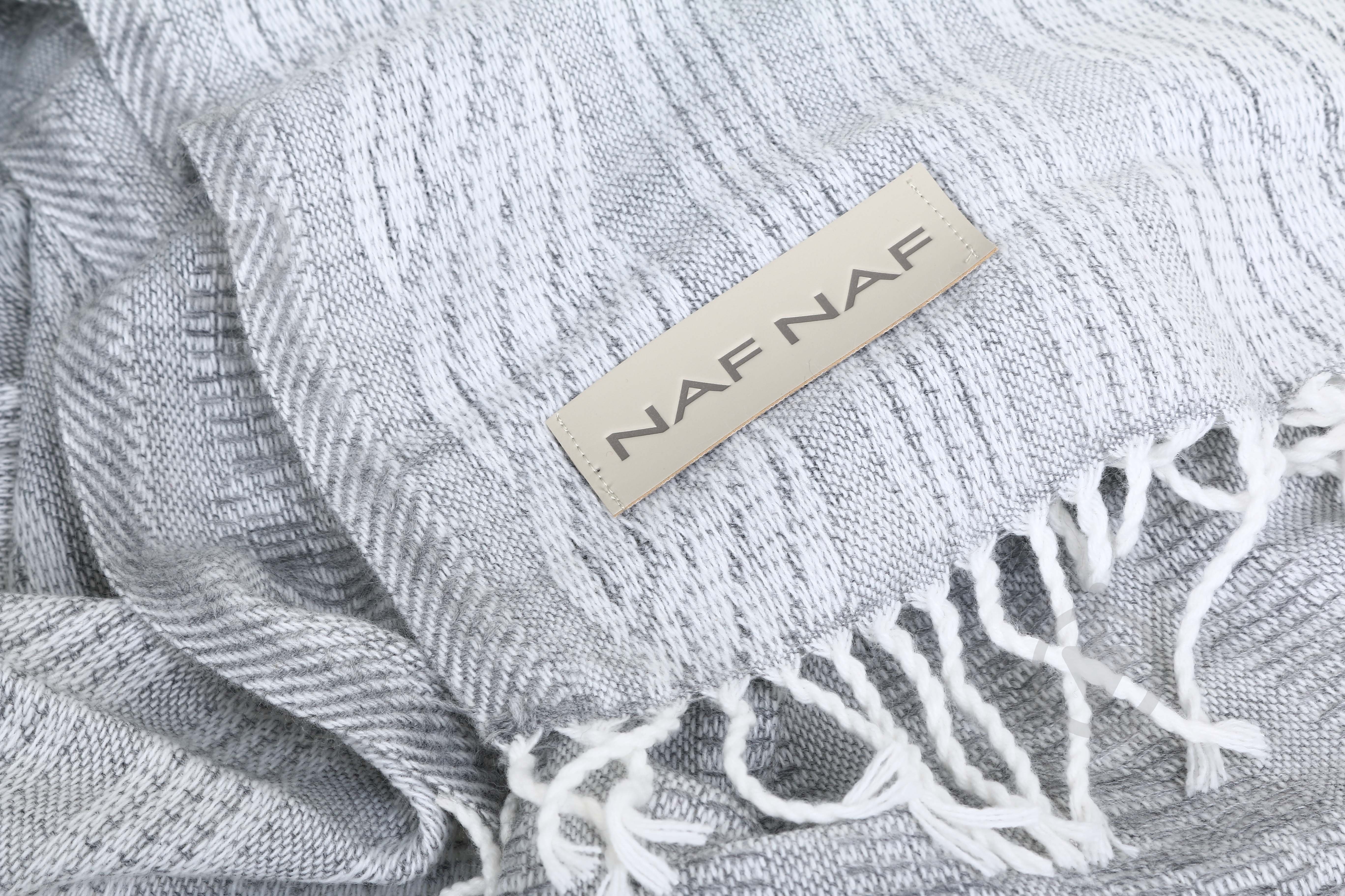 Плед Fontaine grey 130x170 см біло-сірий Naf Naf - фото 2 Плед Fontaine grey 130x170 см біло-сірий Naf Naf - фото 2