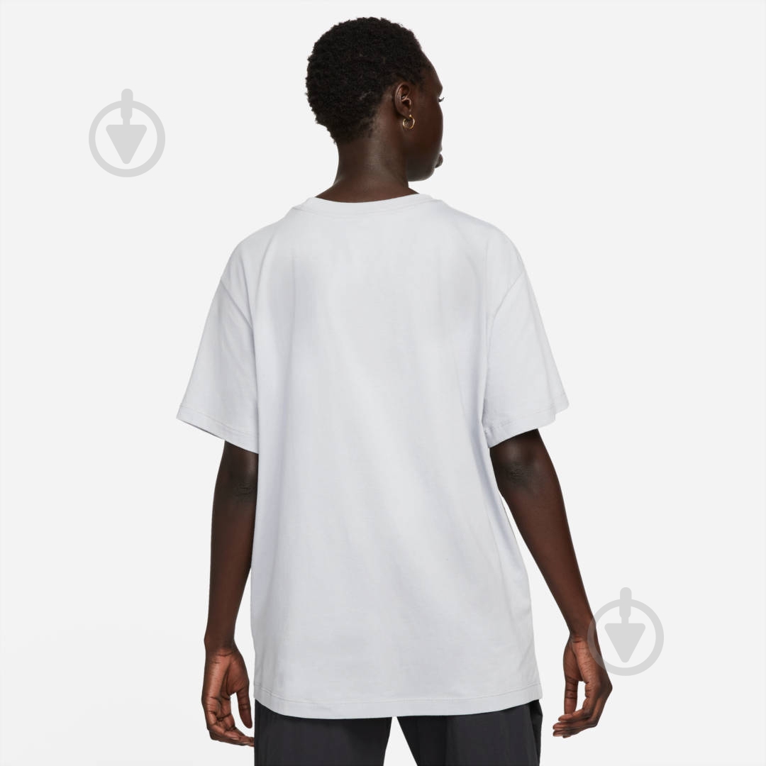 Футболка Nike W NSW TEE BF VDAY DN5886-012 р.XS серый - фото 2 Футболка Nike W NSW TEE BF VDAY DN5886-012 р.XS серый - фото 2