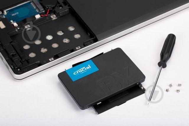 SSD-накопитель Micron 2000GB 2,5" SATA III 3D TLC (CT2000BX500SSD1) - фото 5 SSD-накопитель Micron 2000GB 2,5" SATA III 3D TLC (CT2000BX500SSD1) - фото 5