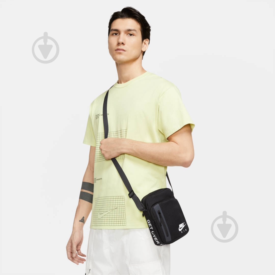 Сумка Nike Tech Crossbody Bag DJ7372-010 черный - фото 10 Сумка Nike Tech Crossbody Bag DJ7372-010 черный - фото 10