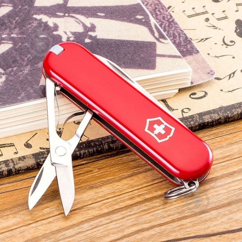Ніж швейцарський Victorinox Classic red 0.6203 - фото 8 Ніж швейцарський Victorinox Classic red 0.6203 - фото 8