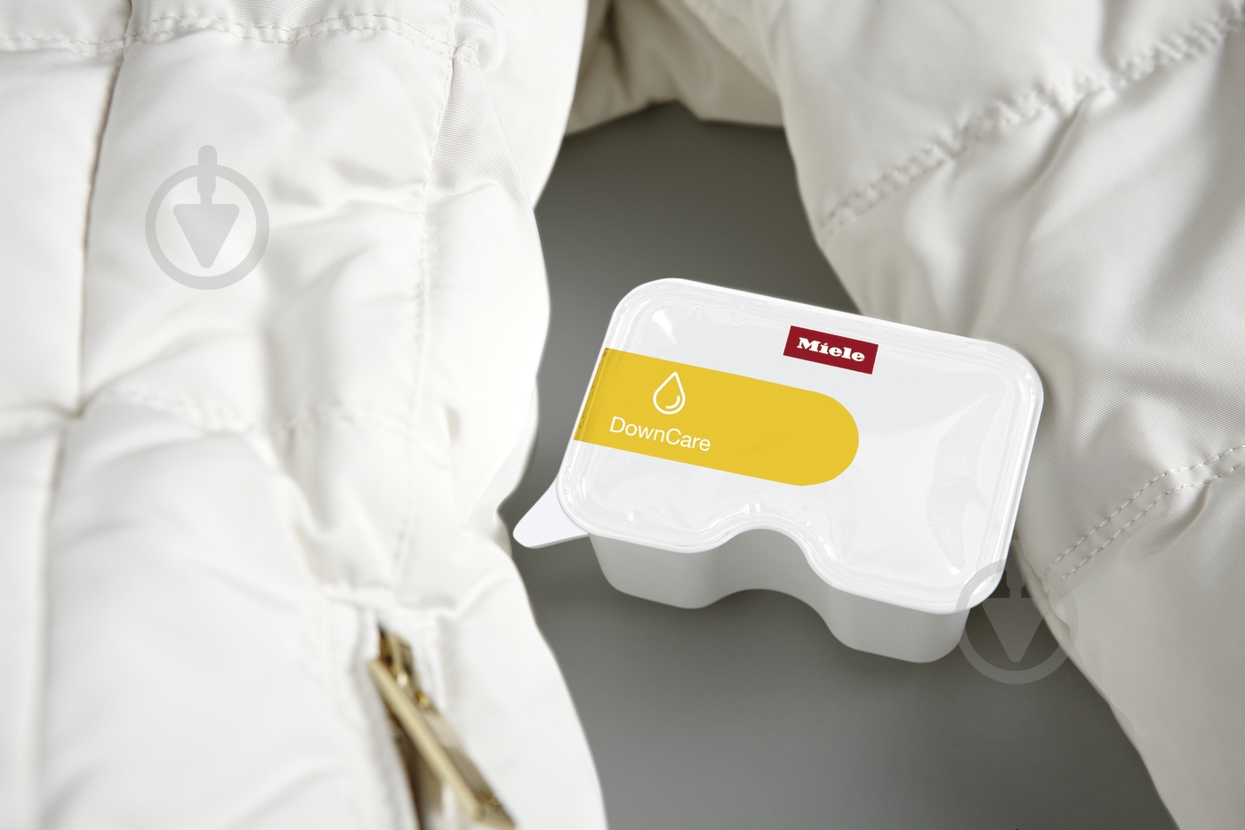 Капсулы для машинной стирки Miele для вещей с наполнением из пуха 6 шт. - фото 2 Капсулы для машинной стирки Miele для вещей с наполнением из пуха 6 шт. - фото 2