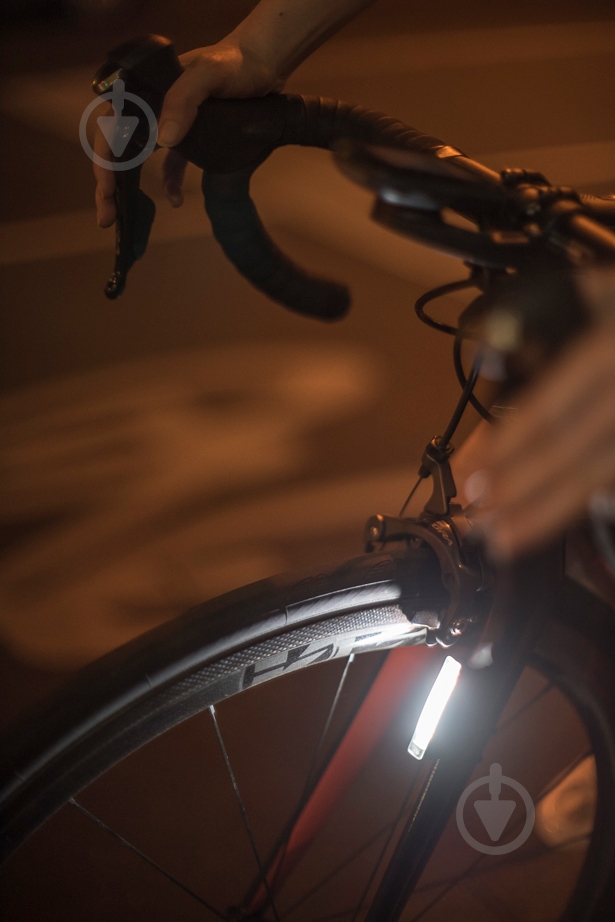 Фонарь велосипедный KNOG Plus Front 40 Lumens Black - фото 18 Фонарь велосипедный KNOG Plus Front 40 Lumens Black - фото 18