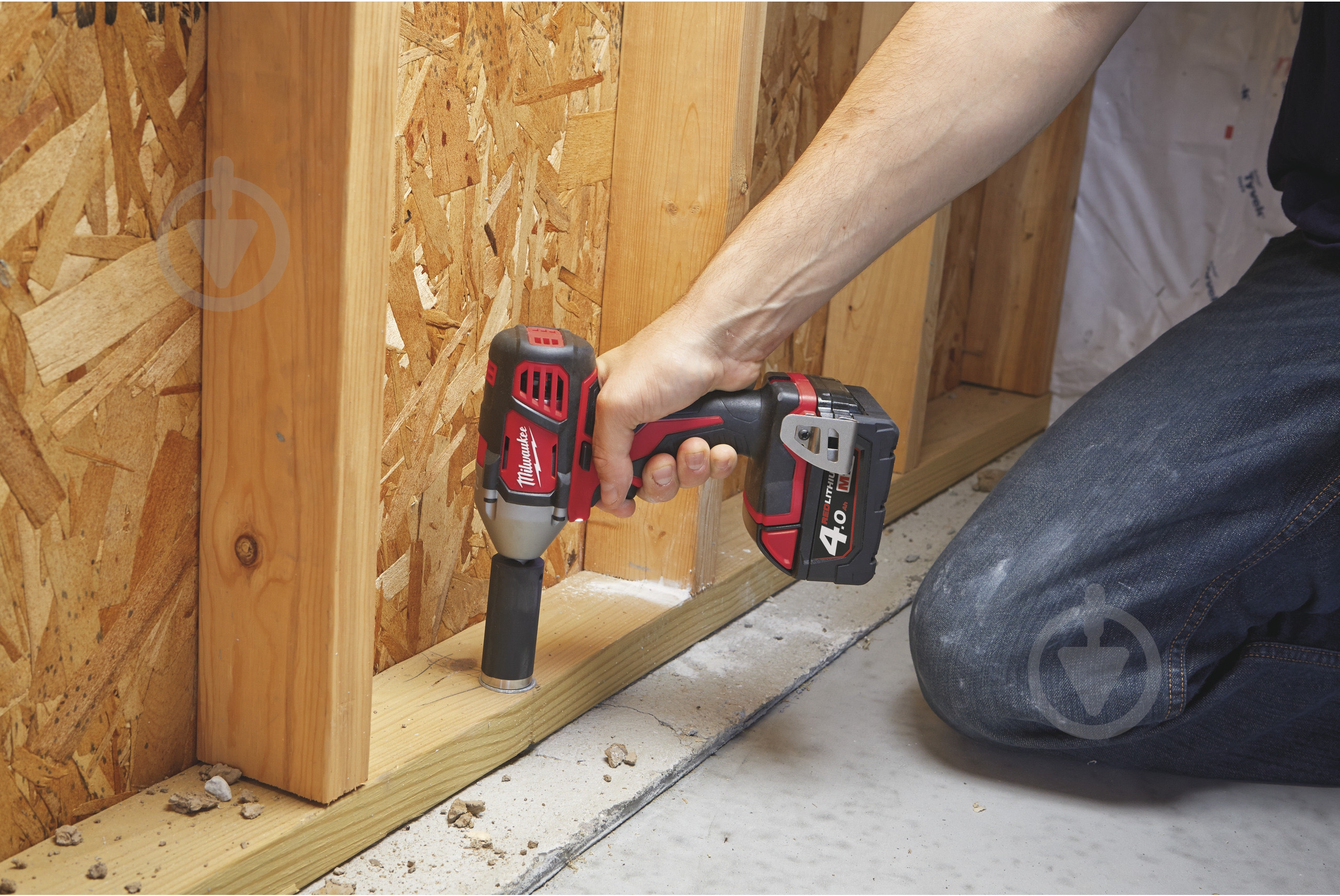 Гайковерт ударный аккумуляторный Milwaukee 4933443607 - фото 2 Гайковерт ударный аккумуляторный Milwaukee 4933443607 - фото 2