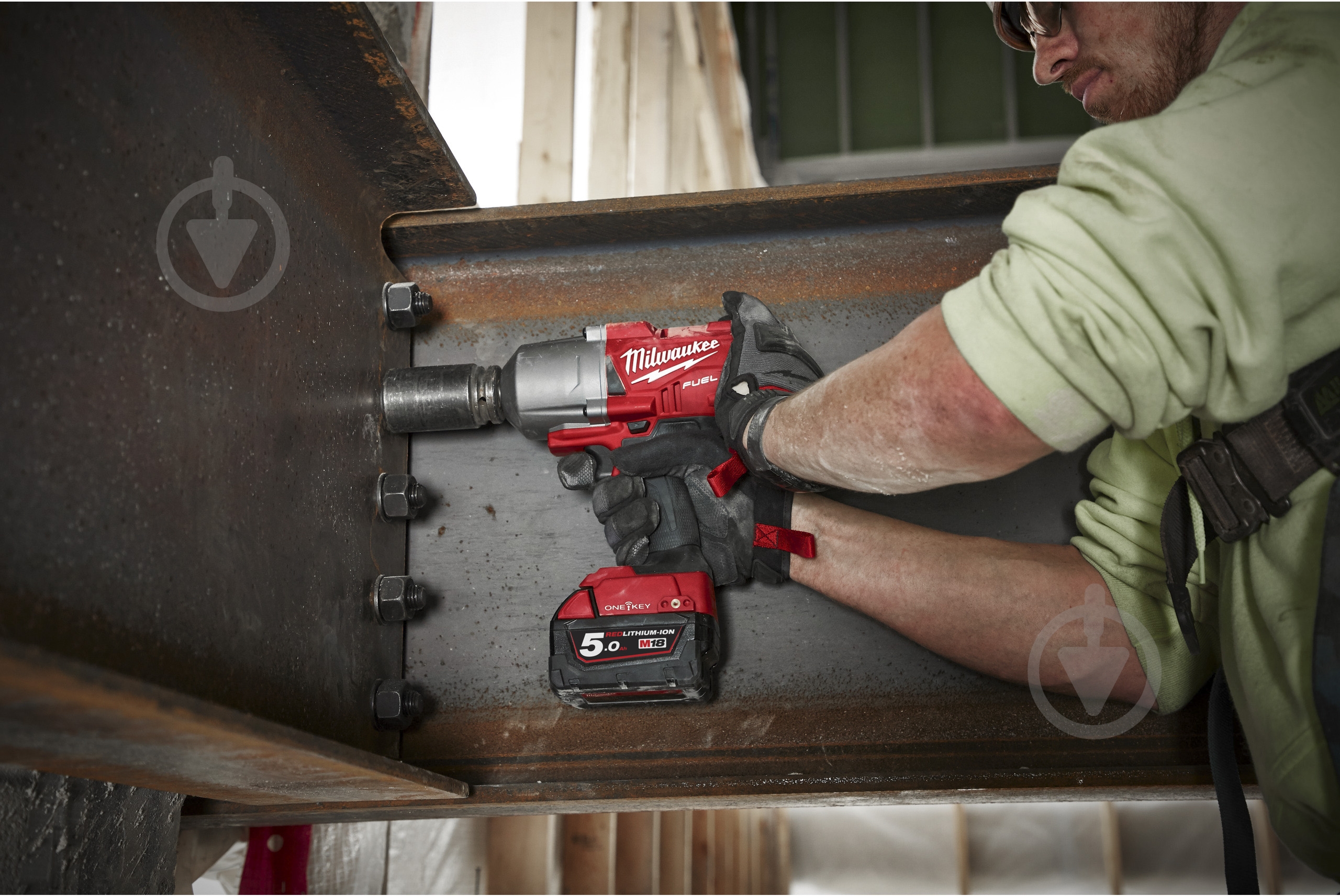 Гайковерт ударный аккумуляторный Milwaukee 4933459727 - фото 3 Гайковерт ударный аккумуляторный Milwaukee 4933459727 - фото 3