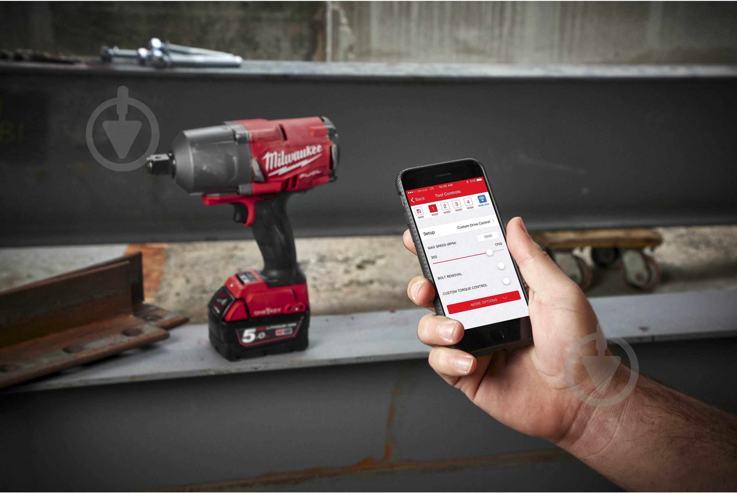 Гайковерт ударный аккумуляторный Milwaukee 4933459729 - фото 2 Гайковерт ударный аккумуляторный Milwaukee 4933459729 - фото 2