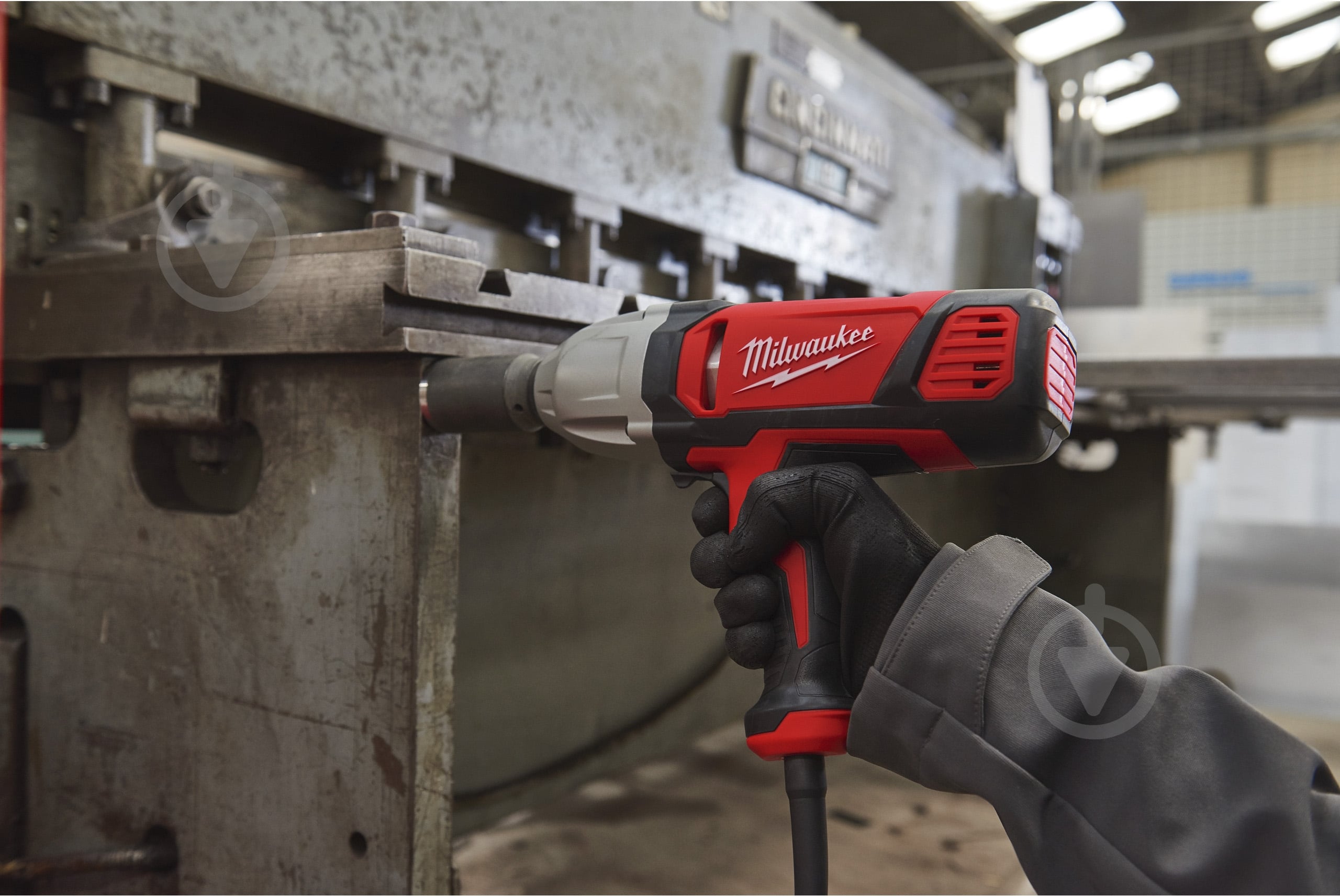 Гайковерт ударный сетевой Milwaukee 4933451525 - фото 5 Гайковерт ударный сетевой Milwaukee 4933451525 - фото 5