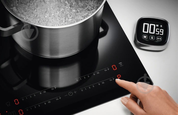 Варочная поверхность индукционная Electrolux LIT60428C индукционная - фото 9