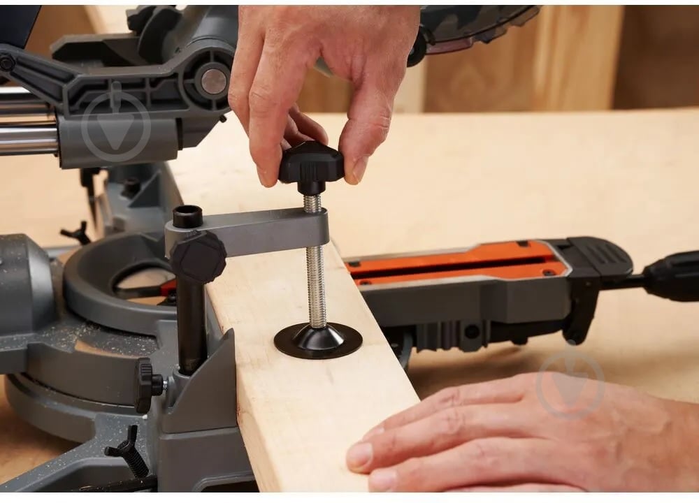 Пила торцювальна Black+Decker BES701 - фото 8