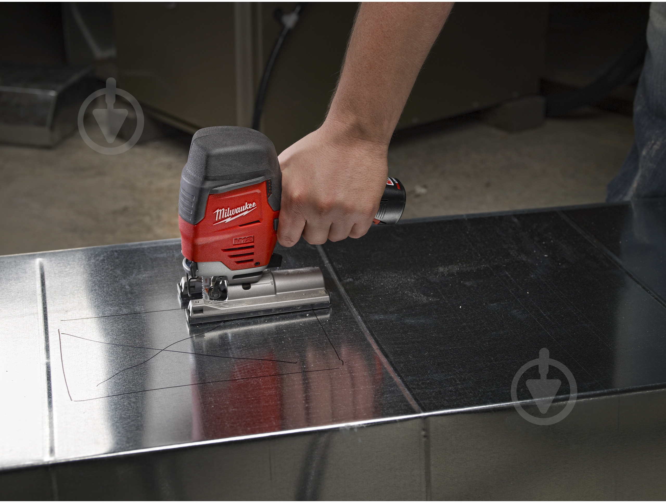 Электролобзик Milwaukee M12 JS-0 4933431305 - фото 5 Электролобзик Milwaukee M12 JS-0 4933431305 - фото 5