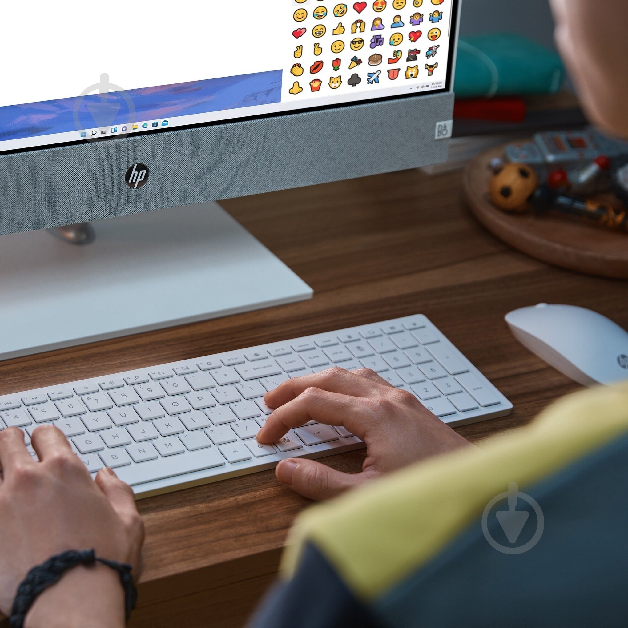 Моноблок HP Pavilion 27" (68V05EA) white - фото 9 Моноблок HP Pavilion 27" (68V05EA) white - фото 9