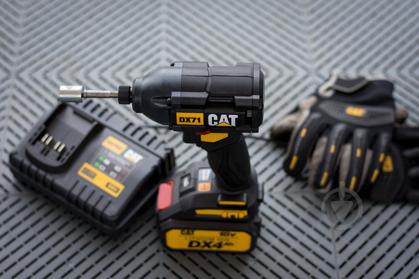 Гайковерт аккумуляторный CAT 215 Нм DX71B - фото 4 Гайковерт аккумуляторный CAT 215 Нм DX71B - фото 4