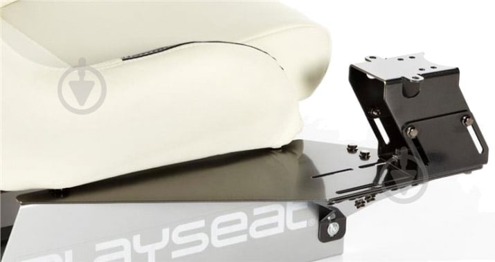Крепление шифтера для кресла Playseat Evolution (R.AC.00064) - фото 1 Крепление шифтера для кресла Playseat Evolution (R.AC.00064) - фото 1