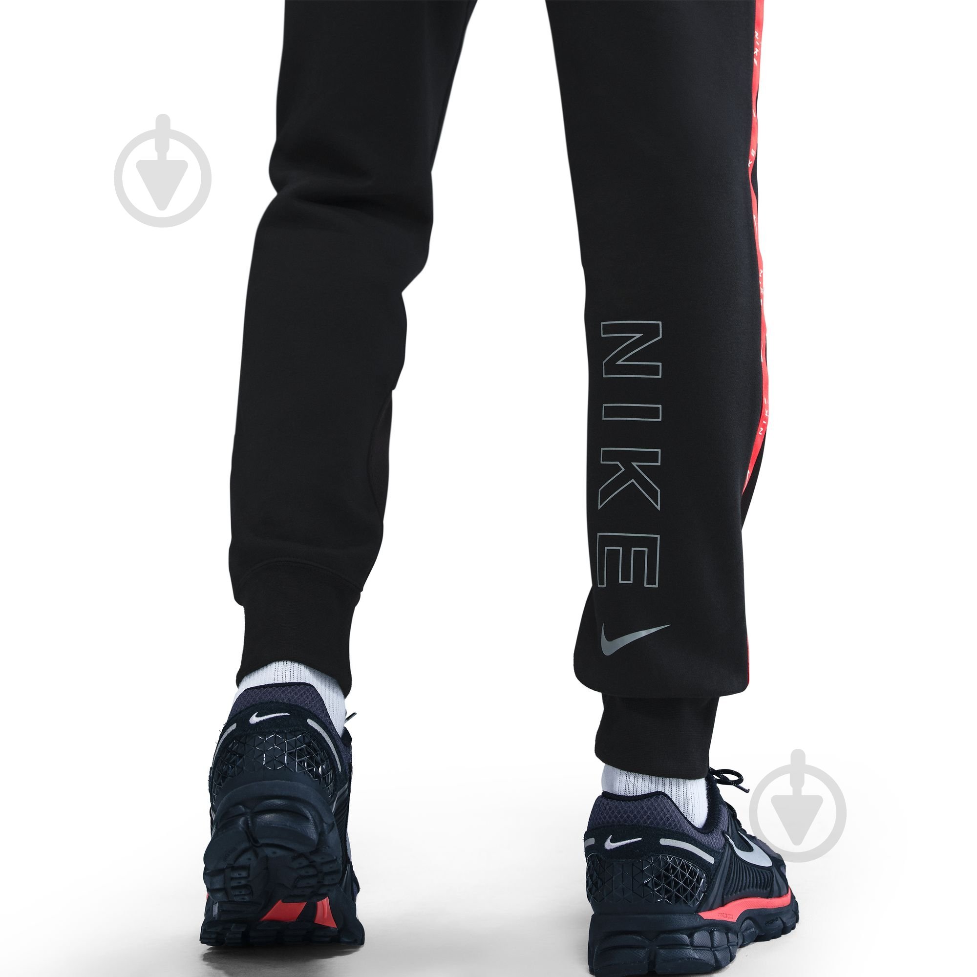 Шорти Nike M NSW CS JOGGER FLC BB IH4287-010 р. XL чорний - фото 4 Шорти Nike M NSW CS JOGGER FLC BB IH4287-010 р. XL чорний - фото 4