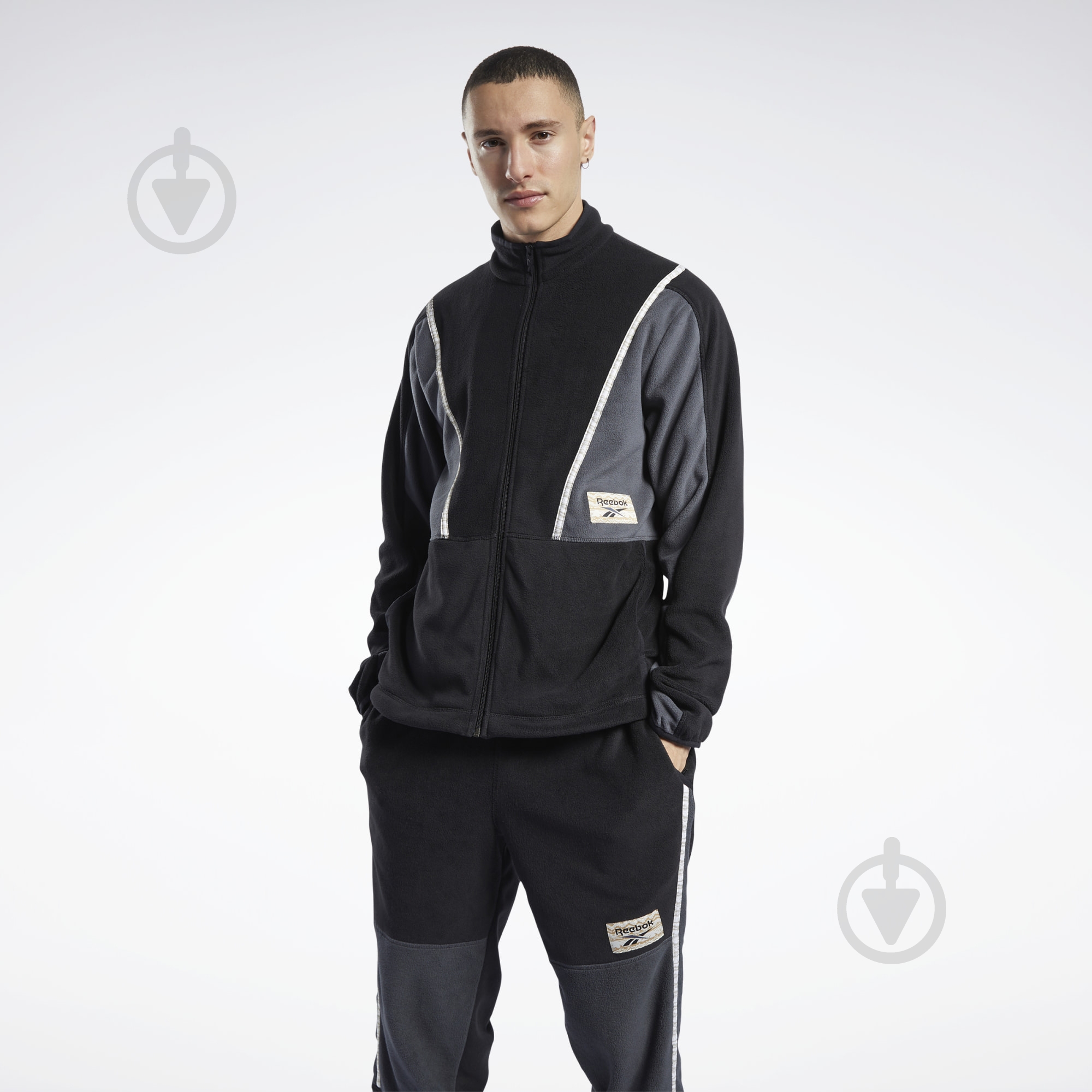 Джемпер Reebok CL GP WE TRACKTOP FT7182 р. S чорний - фото 1