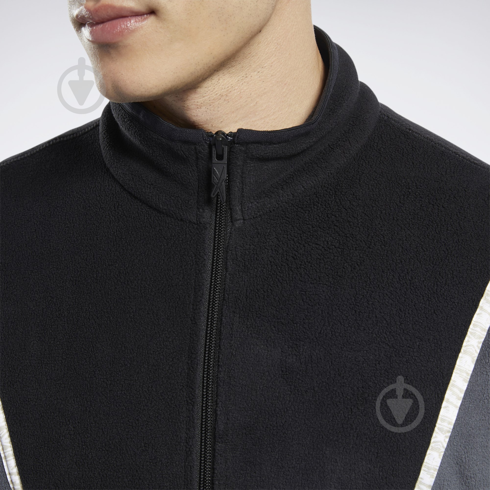 Джемпер Reebok CL GP WE TRACKTOP FT7182 р. M черный - фото 4