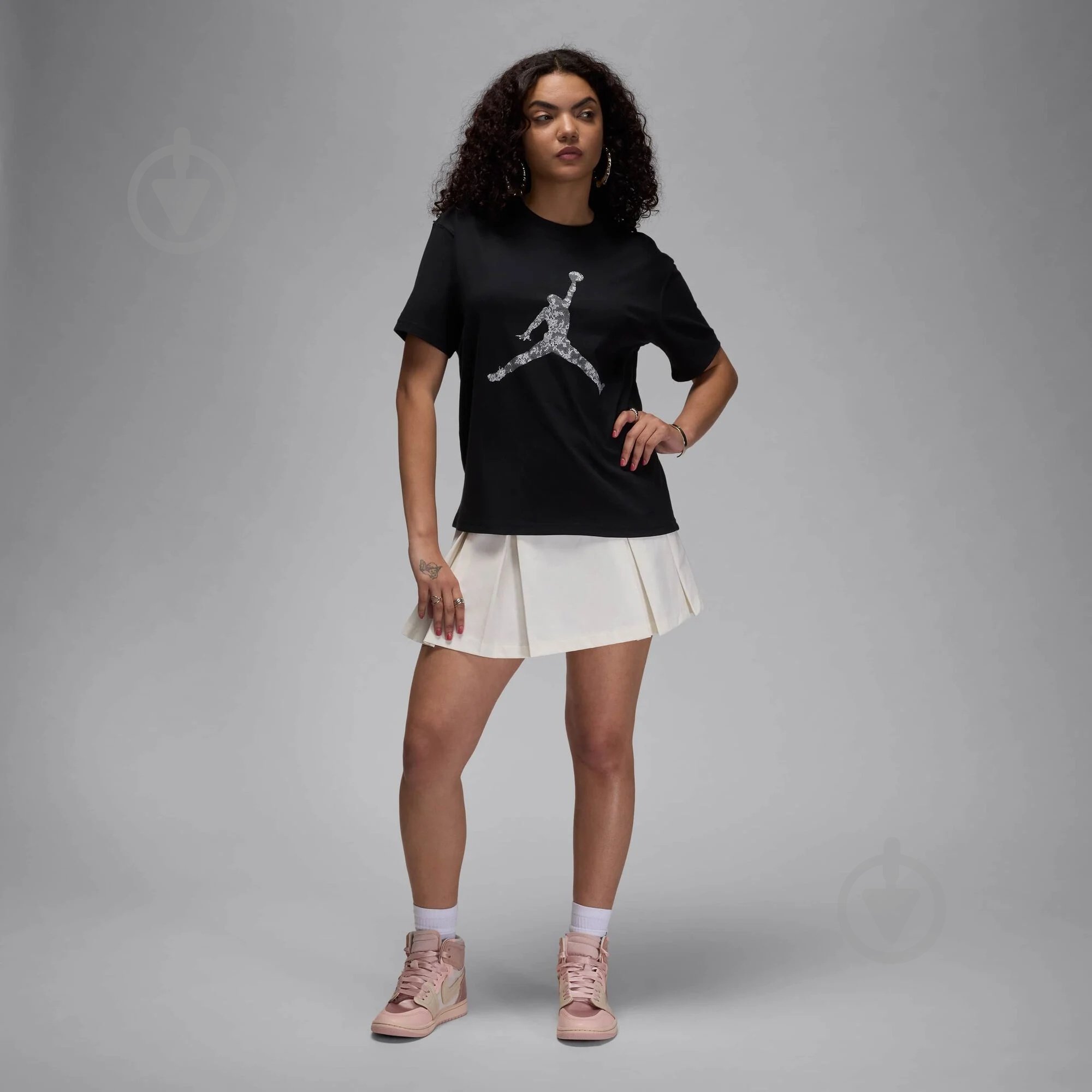 Футболка Jordan W J BRK SS GF GFX TEE LACE HV0198-010 р.XS чорний - фото 6 Футболка Jordan W J BRK SS GF GFX TEE LACE HV0198-010 р.XS чорний - фото 6