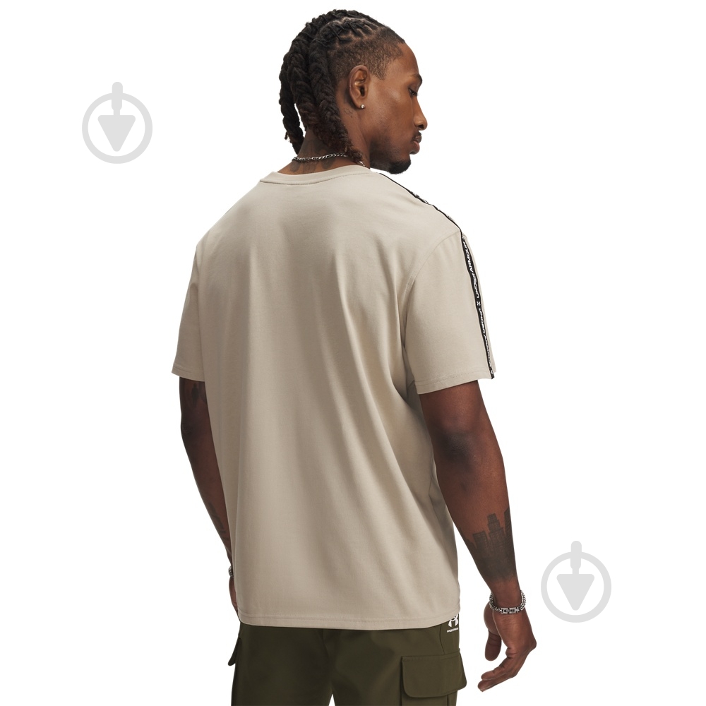 Футболка Under Armour Icon HWT Tee Taping 1390300-299 р.M бежевый - фото 2 Футболка Under Armour Icon HWT Tee Taping 1390300-299 р.M бежевый - фото 2