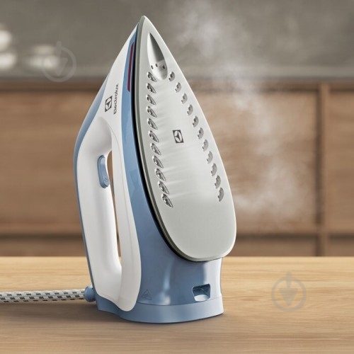 ВИТРИНА! Утюг с парогенератором Electrolux E5ST1-2DB - фото 2 ВИТРИНА! Утюг с парогенератором Electrolux E5ST1-2DB - фото 2