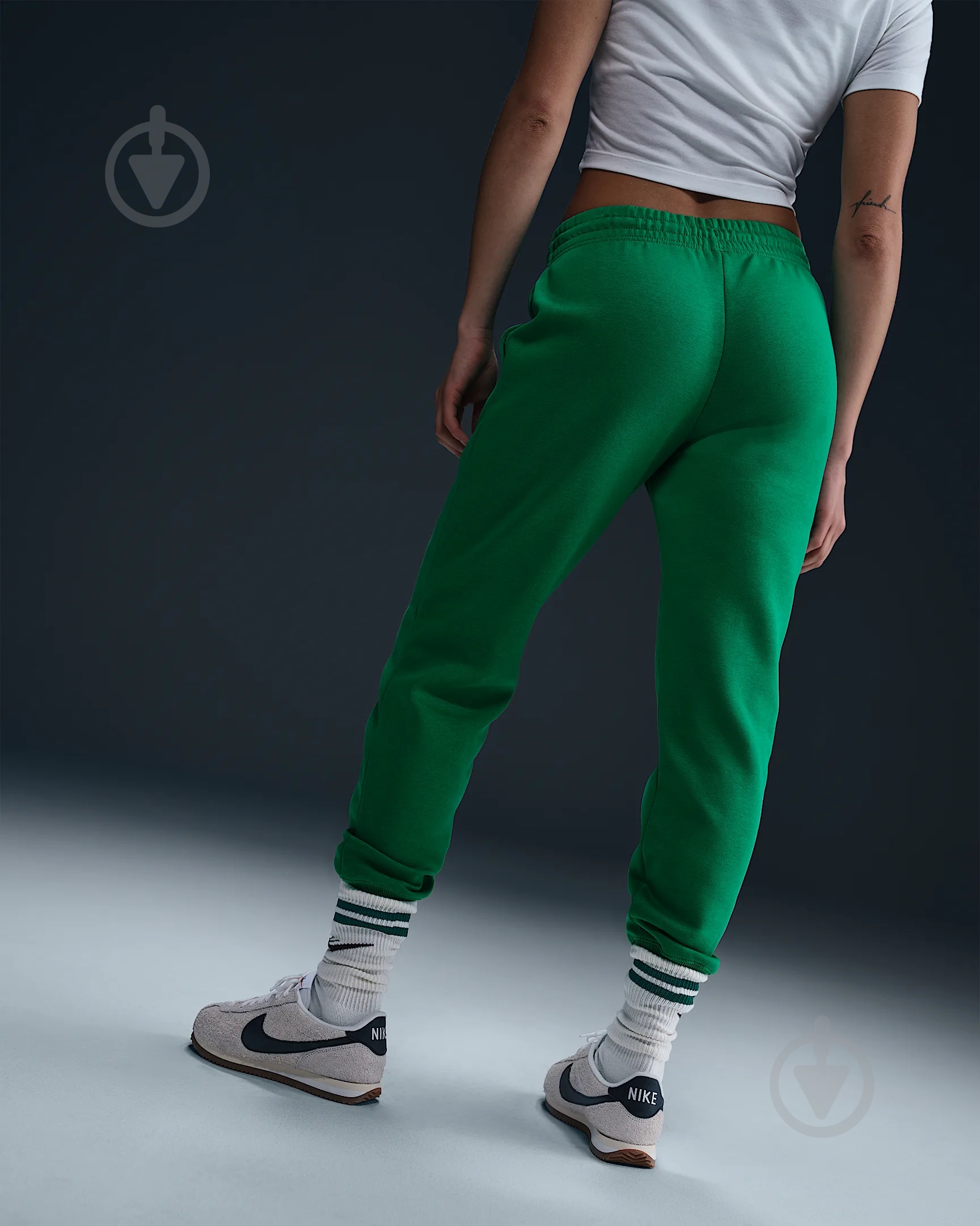 Штани Nike W NSW PHNX FLC MR PANT STD FZ7626-324 р.M зелений - фото 2 Штани Nike W NSW PHNX FLC MR PANT STD FZ7626-324 р.M зелений - фото 2