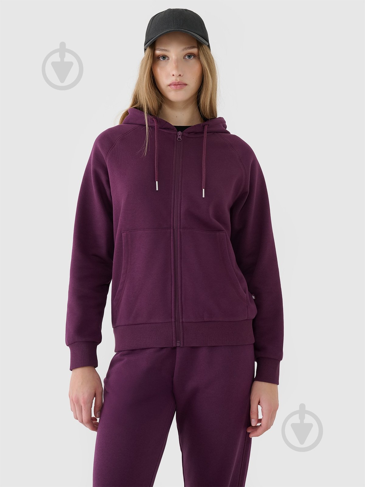 Джемпер 4F SWEATSHIRT F1541 4FWSS25TSWSF1541-50S р.XL чорний - фото 1 Джемпер 4F SWEATSHIRT F1541 4FWSS25TSWSF1541-50S р.XL чорний - фото 1